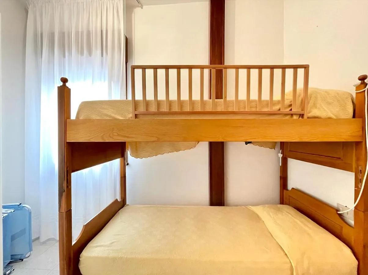 Appartamento Emily Jesolo Lido - Carraro Immobiliare Jesolo - Family Apartments 0*, Lido di Jesolo Italy